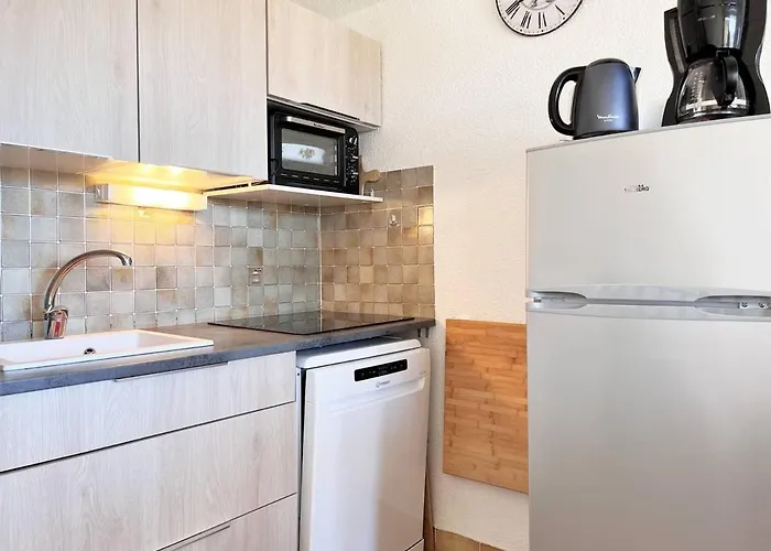 Apartment Duplex Calme 4 Pers, Parking Prive, A Deux Pas De La - - Fr-1-251-500 Le Lavandou